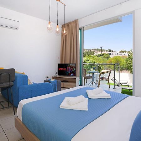 Meryl - Coralli Beachfront Apartment Protaras Buitenkant foto