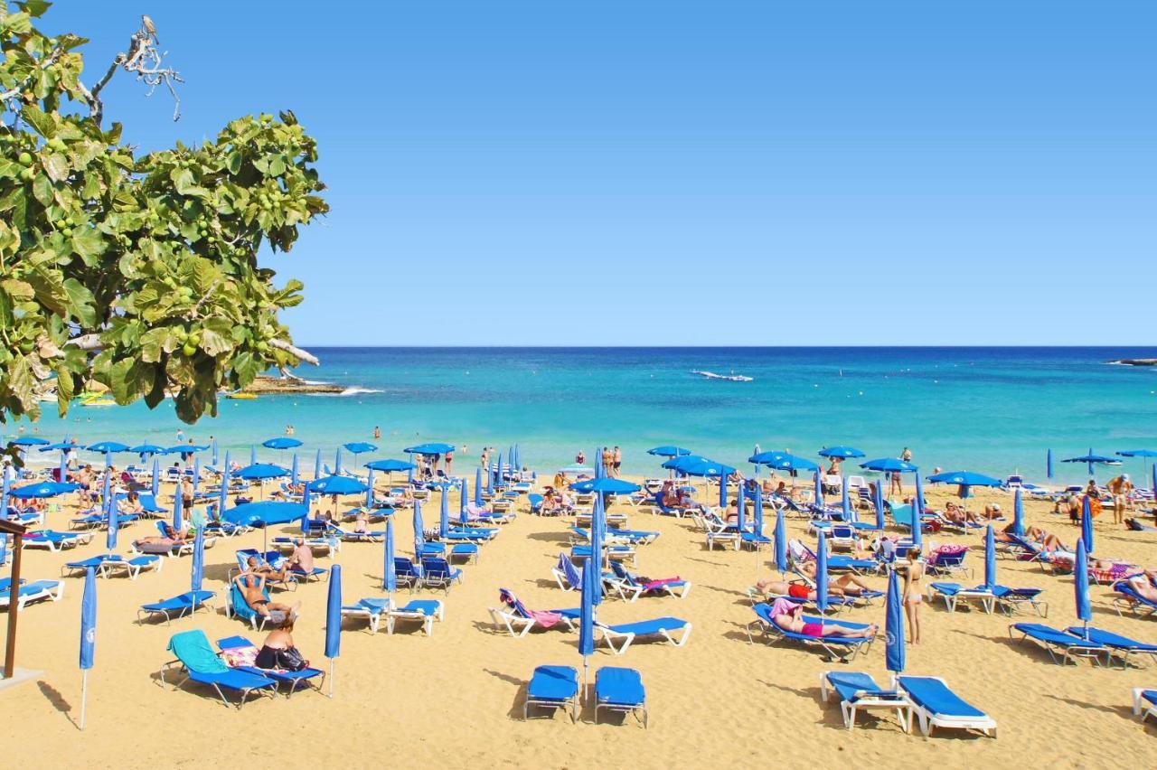 Meryl - Coralli Beachfront Apartment Protaras Buitenkant foto