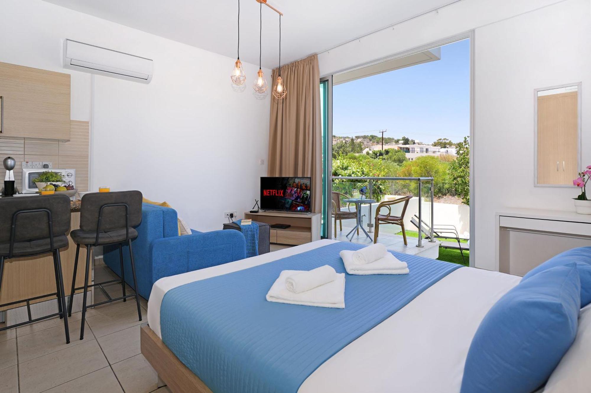 Meryl - Coralli Beachfront Apartment Protaras Buitenkant foto