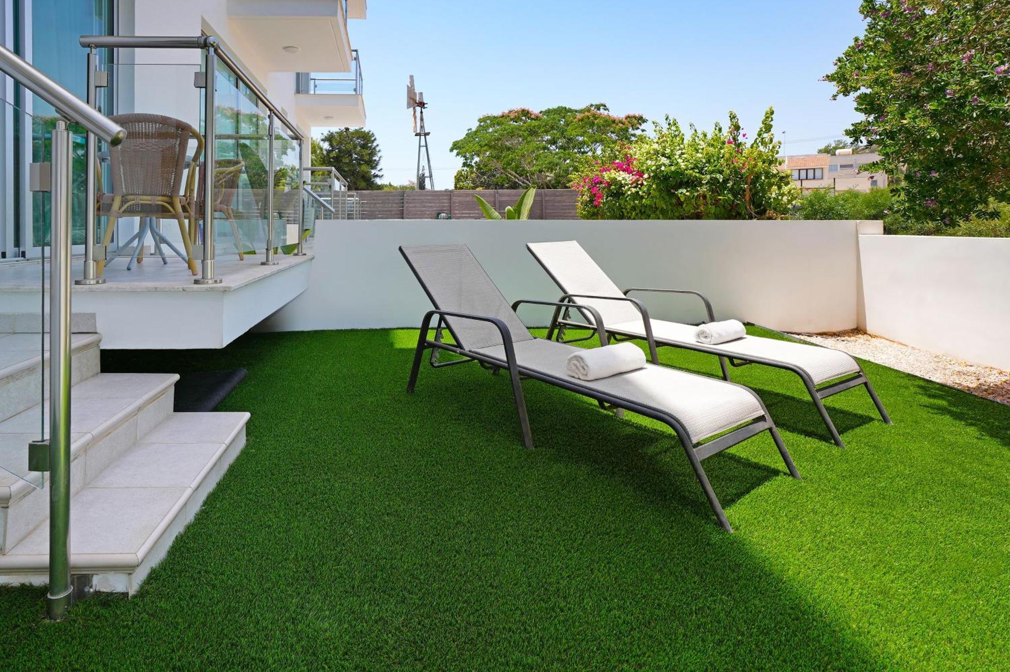 Meryl - Coralli Beachfront Apartment Protaras Buitenkant foto